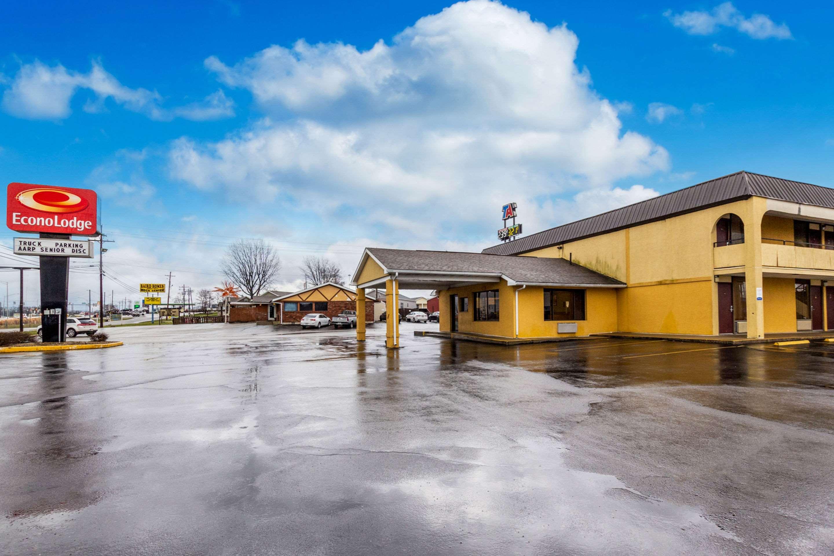 Econo Lodge Seymour Exterior photo