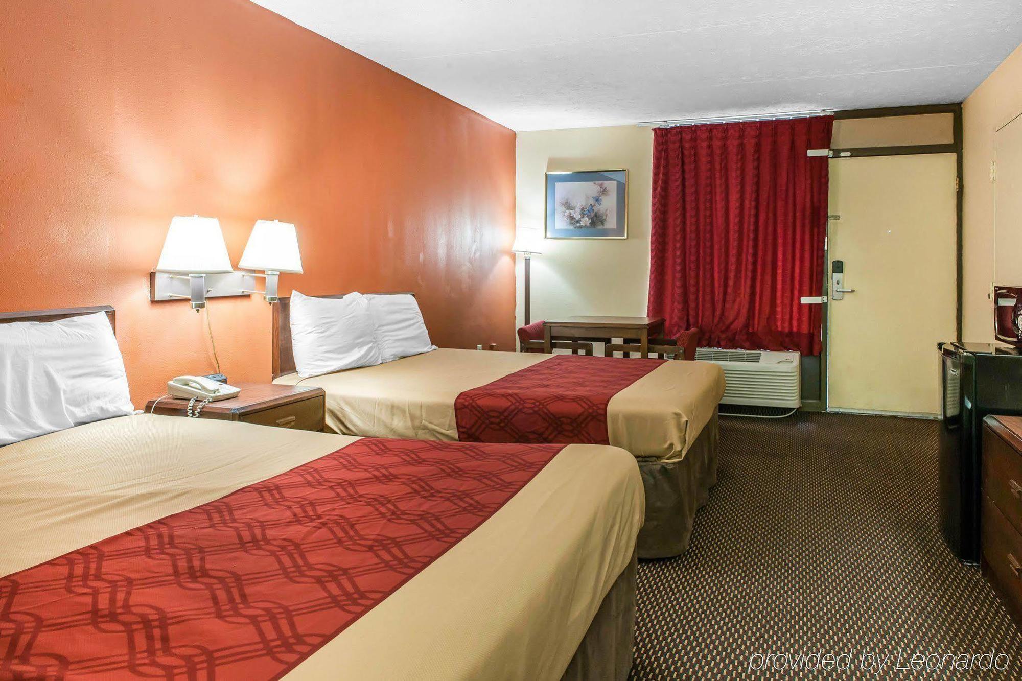 Econo Lodge Seymour Exterior photo